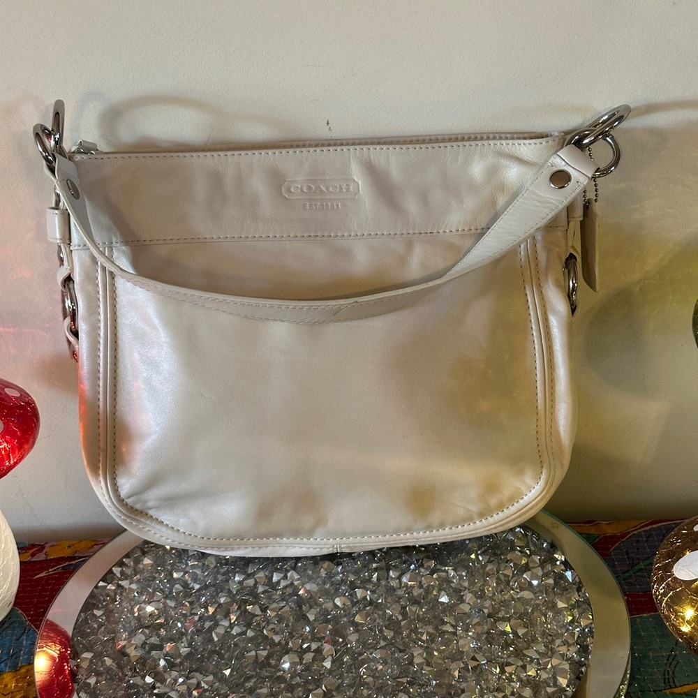Coach Zoe Leather Shoulder Bag. - Picture 3 of 12